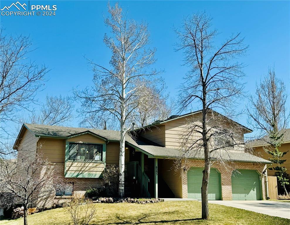 6295 Fall River Dr., Colorado Springs, CO 80918