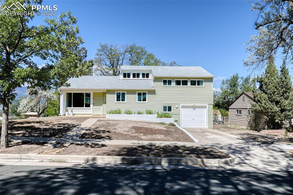 2032 Lark Dr., Colorado Springs, CO 80909