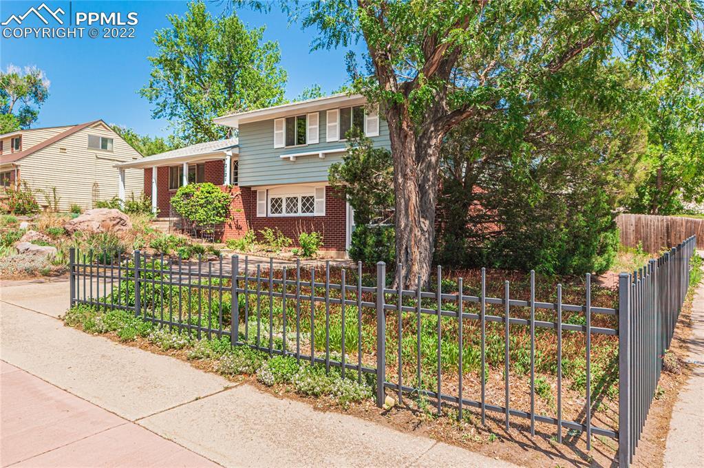 2121 Alpine Dr., Colorado Springs, CO 80909