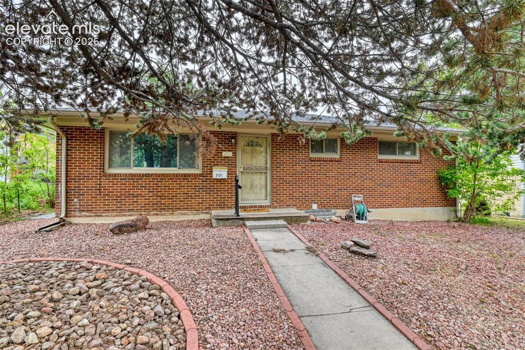 2121 Downing Dr., Colorado Springs, CO 80909