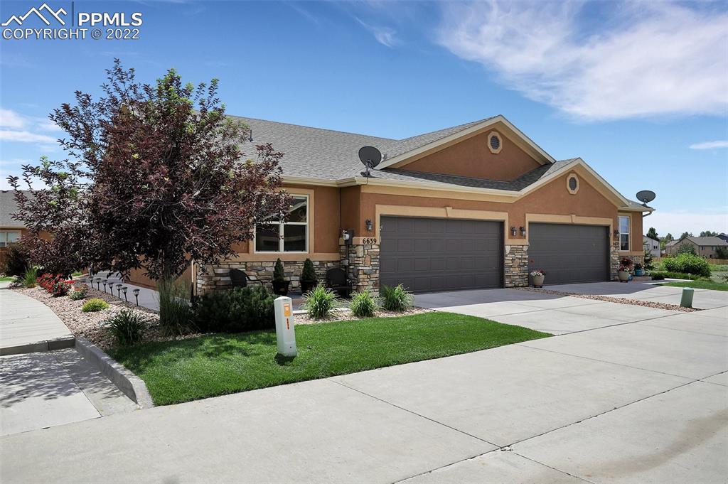 6639 Dark Oak View, Colorado Springs, CO 80923