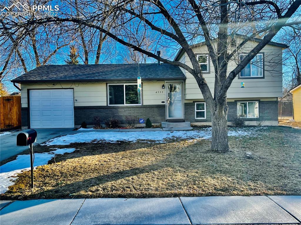 4555 N Anjelina Cir., Colorado Springs, CO 80916