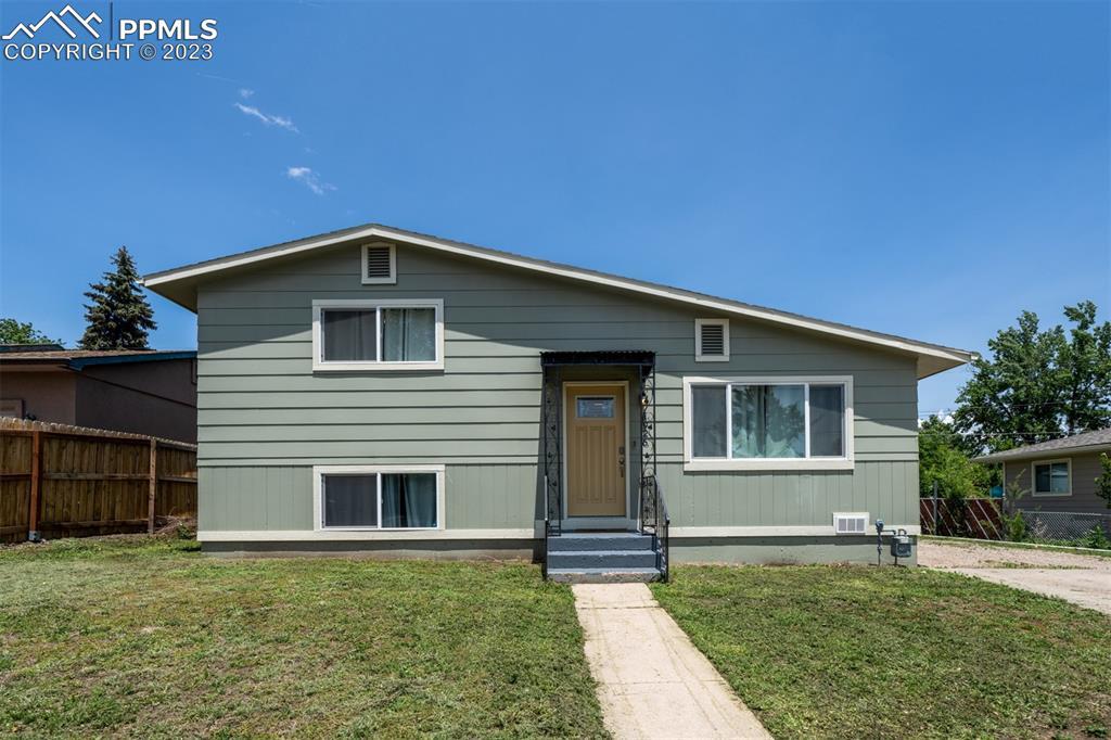 1926 Preuss Rd., Colorado Springs, CO 80910