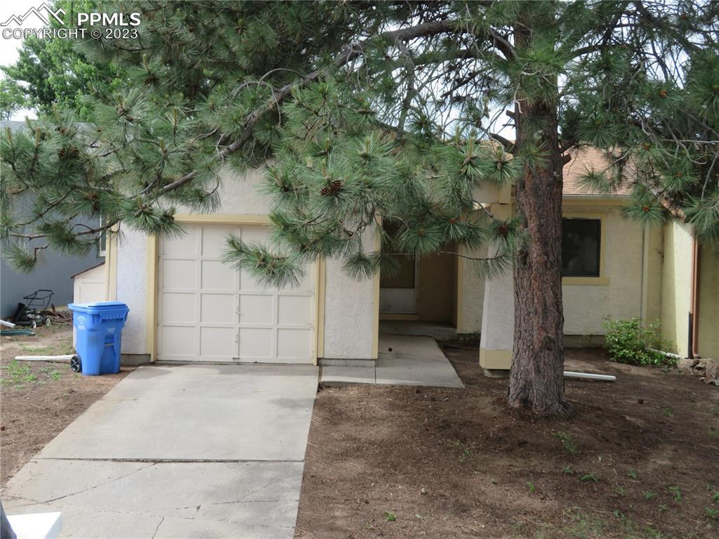 5767 Stoney Pass Dr., Colorado Springs, CO 80917