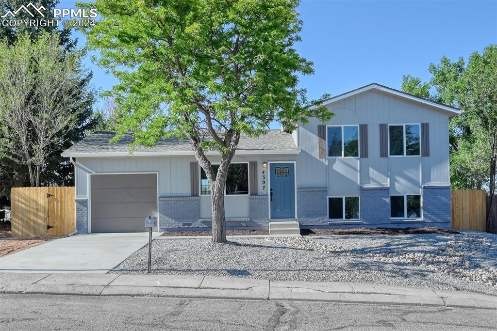 4307 Webster Pl., Colorado Springs, CO 80916