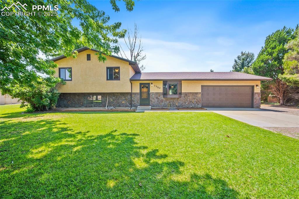 1350 Terry Cir., Pueblo, CO 81006