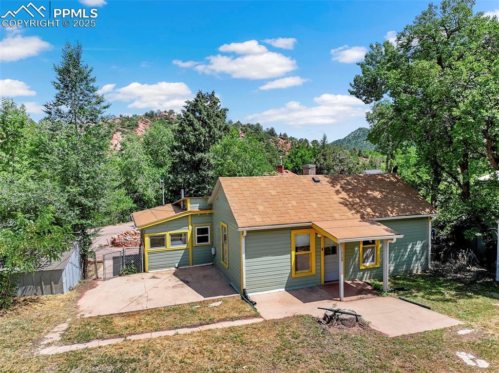 128 Cave Ave., Manitou Springs, CO 80829