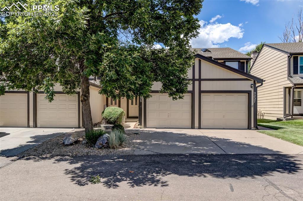 2325 Lexington Village Ln., Colorado Springs, CO 80916