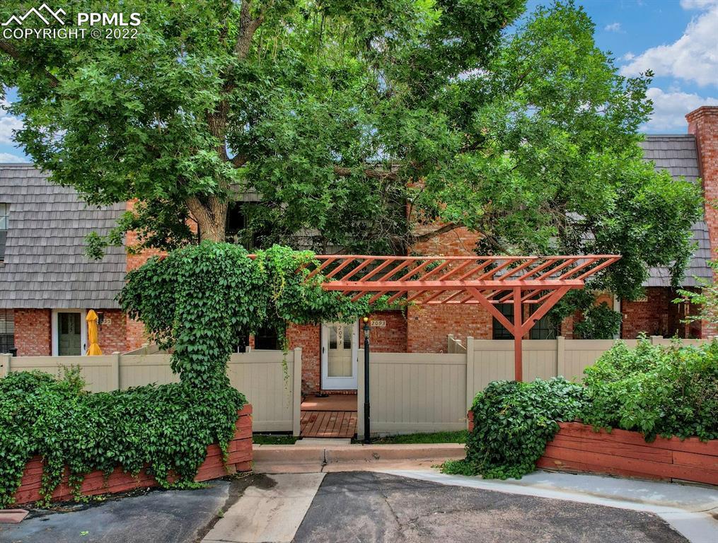 2093 Sussex Ln., Colorado Springs, CO 80909