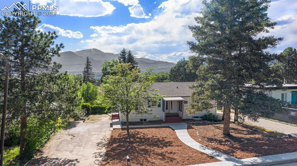 1220 Bonfoy Ave., Colorado Springs, CO 80909