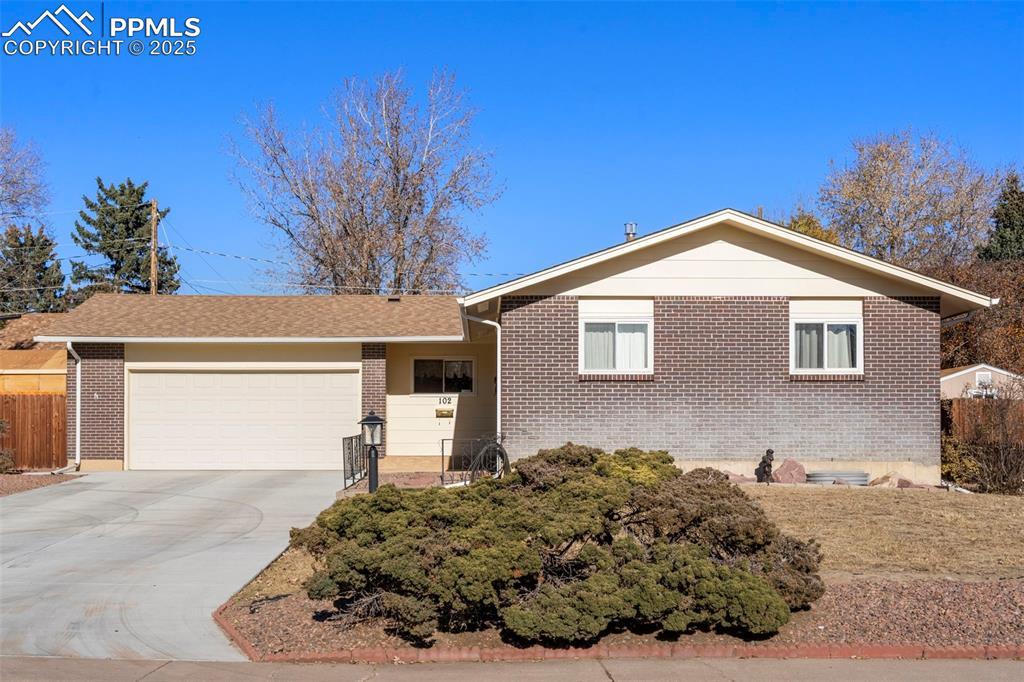 102 Landoe Ln., Colorado Springs, CO 80911