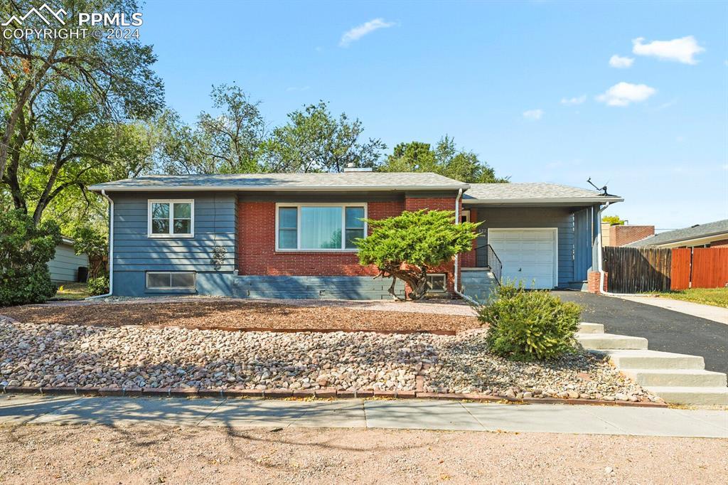 822 Skyway Blvd., Colorado Springs, CO 80905