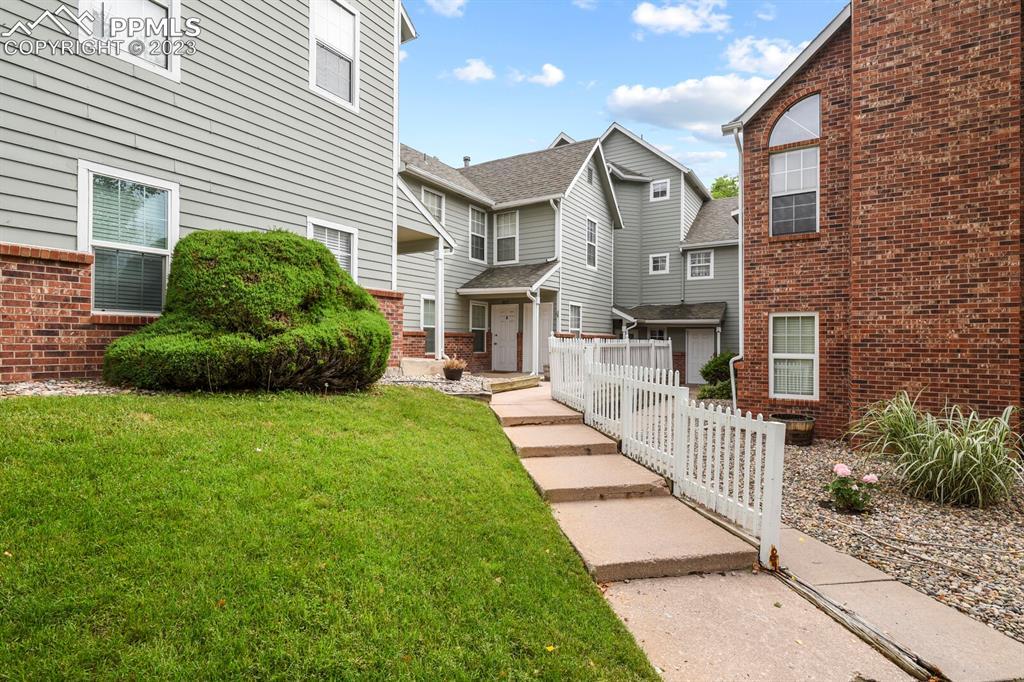 2041 Palm Dr., Colorado Springs, CO 80918