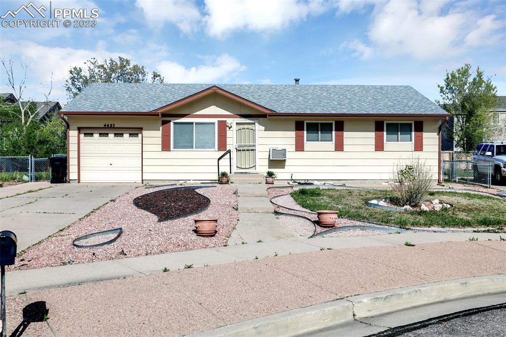 4427 Dewey Dr., Colorado Springs, CO 80916