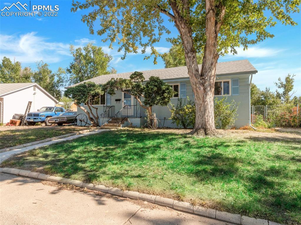 3305 Corbett Ln., Colorado Springs, CO 80907