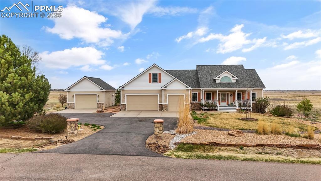 979 Pinehurst Ct., Bennett, CO 80102