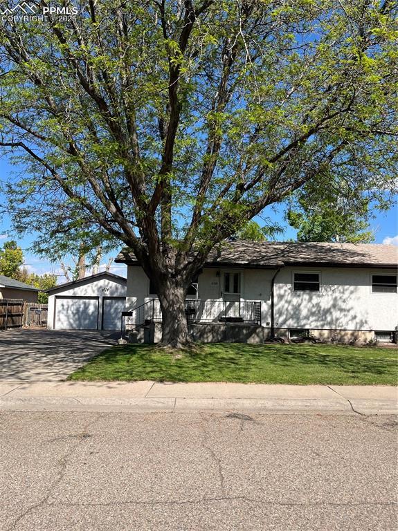 2108 Lynwood Ln., Pueblo, CO 81005