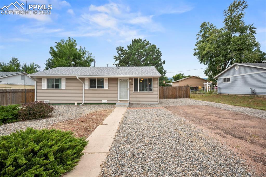 1720 Crest Pl., Colorado Springs, CO 80911
