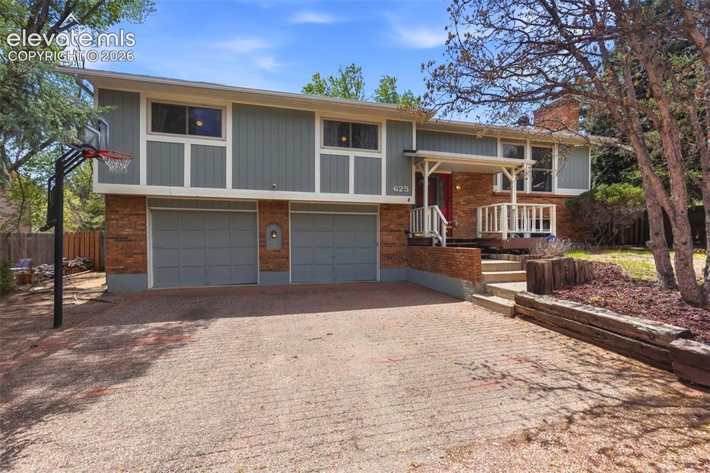 625 Allegheny Dr., Colorado Springs, CO 80919