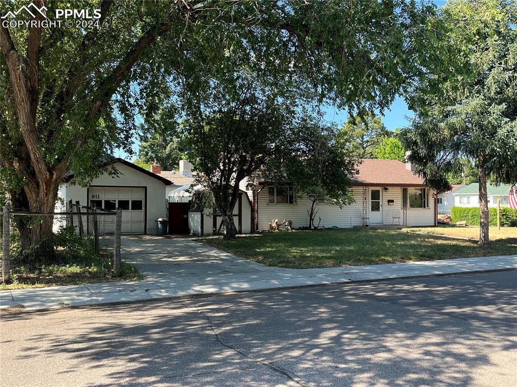 911 4th St., Colorado Springs, CO 80907