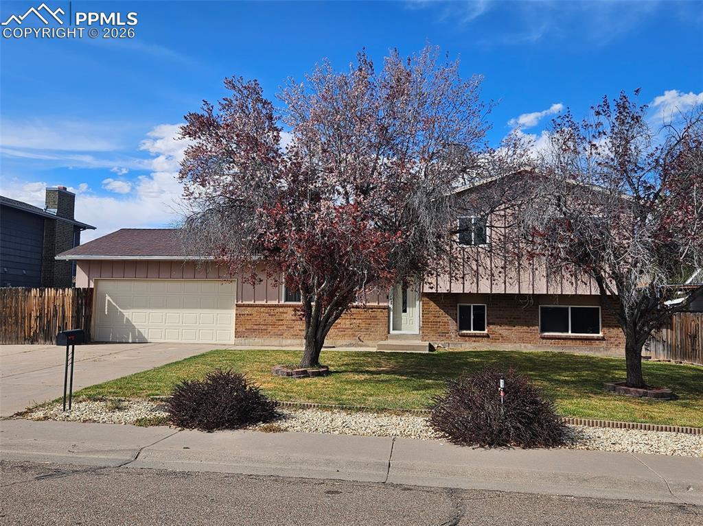 58 Briarwood Cir., Pueblo, CO 81005