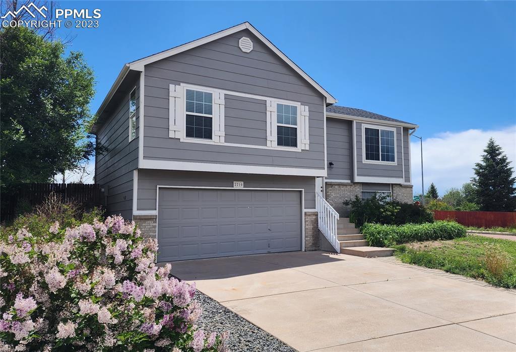 2210 Lisa Dr., Colorado Springs, CO 80915