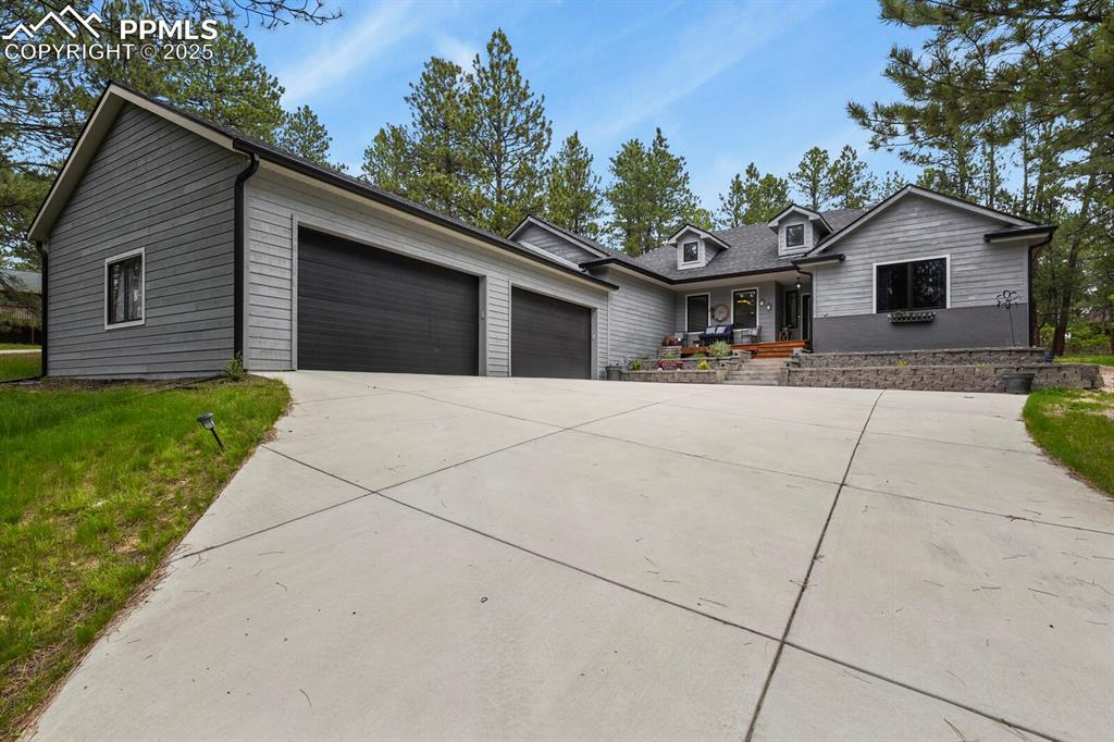 929 Tenderfoot Dr., Larkspur, CO 80118