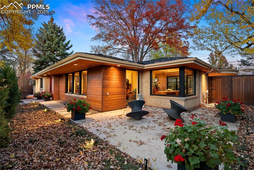 230 S Monaco Pkwy., Denver, CO 80220