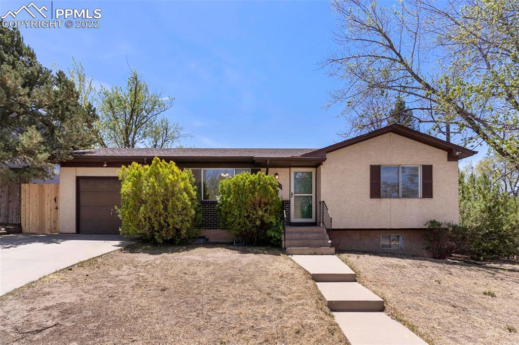 401 Locust Dr., Colorado Springs, CO 80907