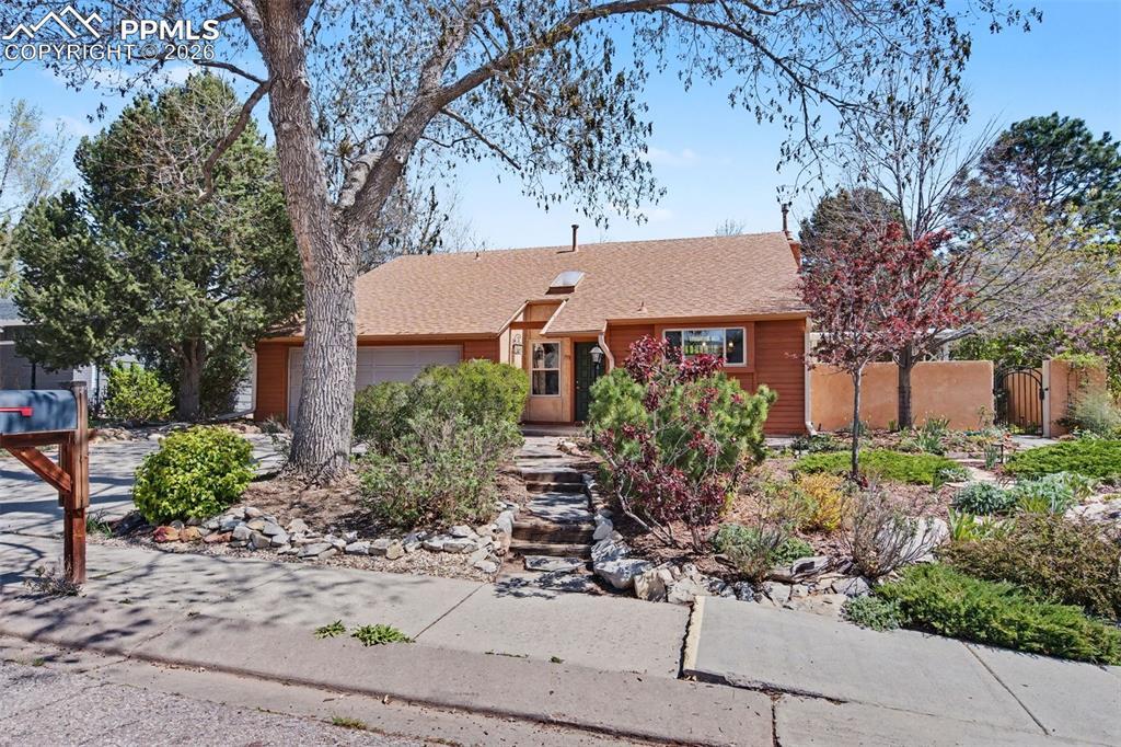 5301 Pinon Valley Rd., Colorado Springs, CO 80919