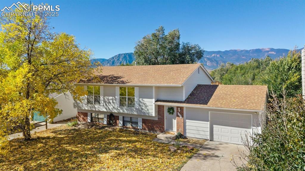 2922 Dickens Dr., Colorado Springs, CO 80916
