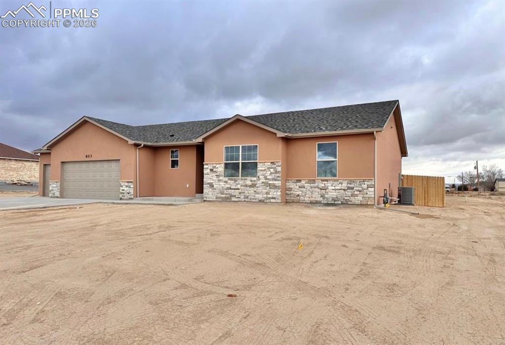 803 N Ravencliff Dr., Pueblo, CO 81007