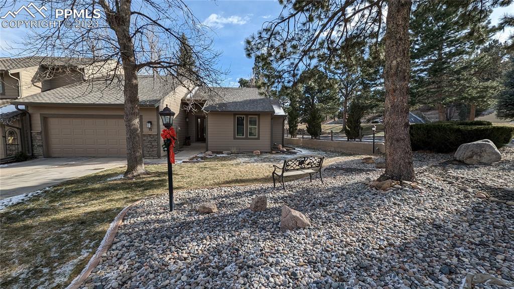 15 Woodbridge Dr., Colorado Springs, CO 80906