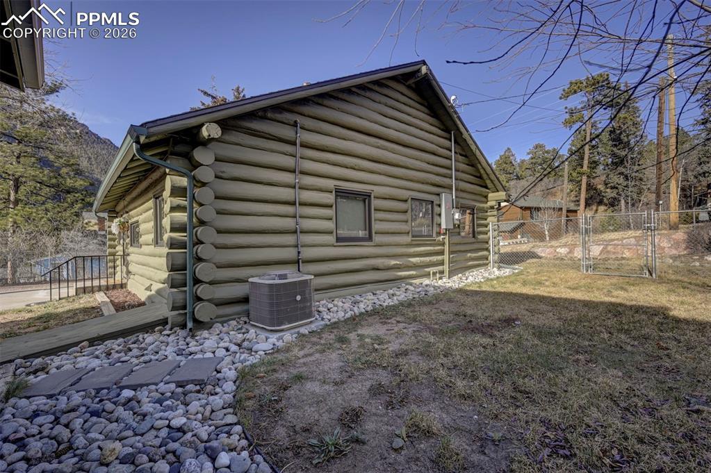 7915 Topeka Ave., Cascade, CO 80809