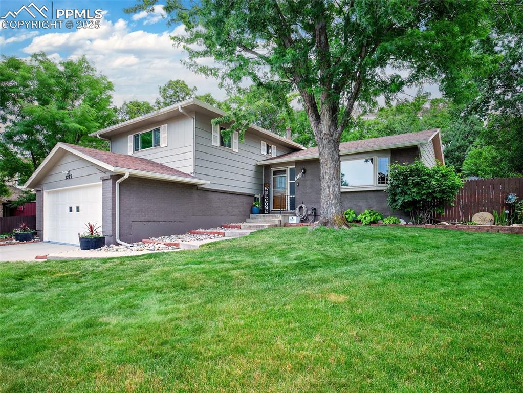 2225 W Montebello Ct., Colorado Springs, CO 80918