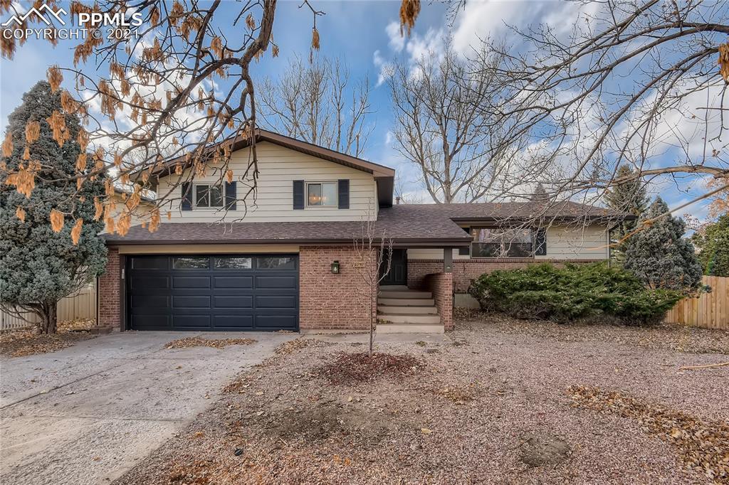 5040 Escapardo Way, Colorado Springs, CO 80917