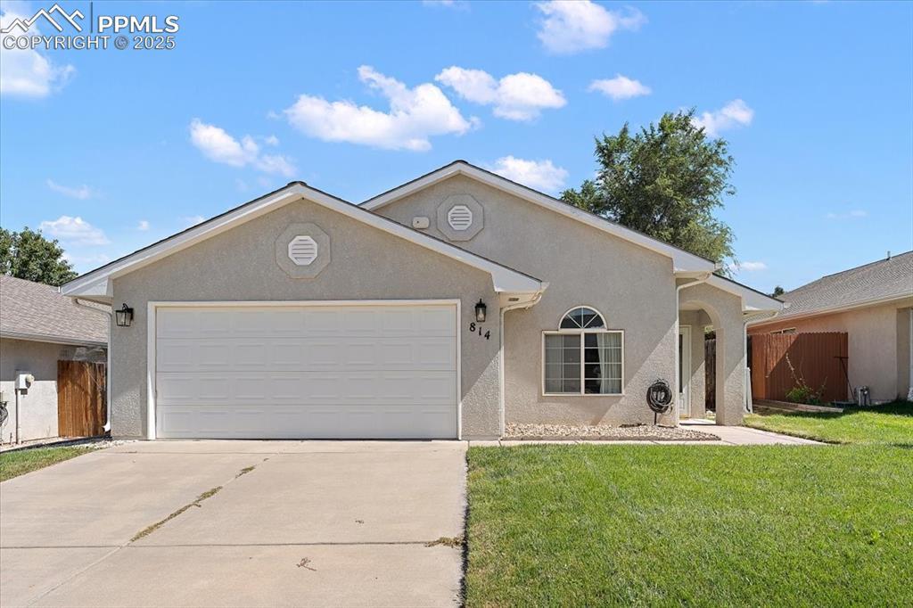 814 Edna Ln., Pueblo, CO 81005