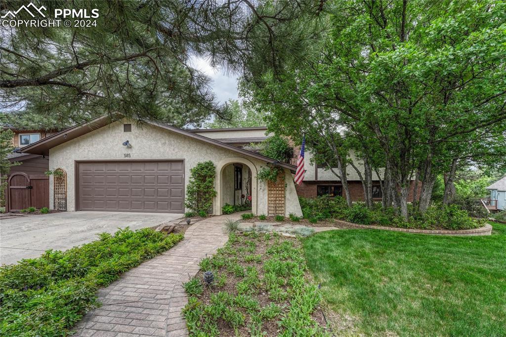 585 Blackhawk Ct., Colorado Springs, CO 80919