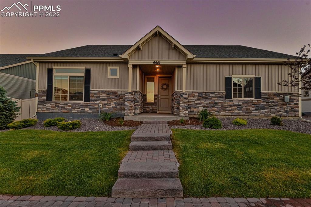 6652 Golden Briar Ln., Colorado Springs, CO 80927
