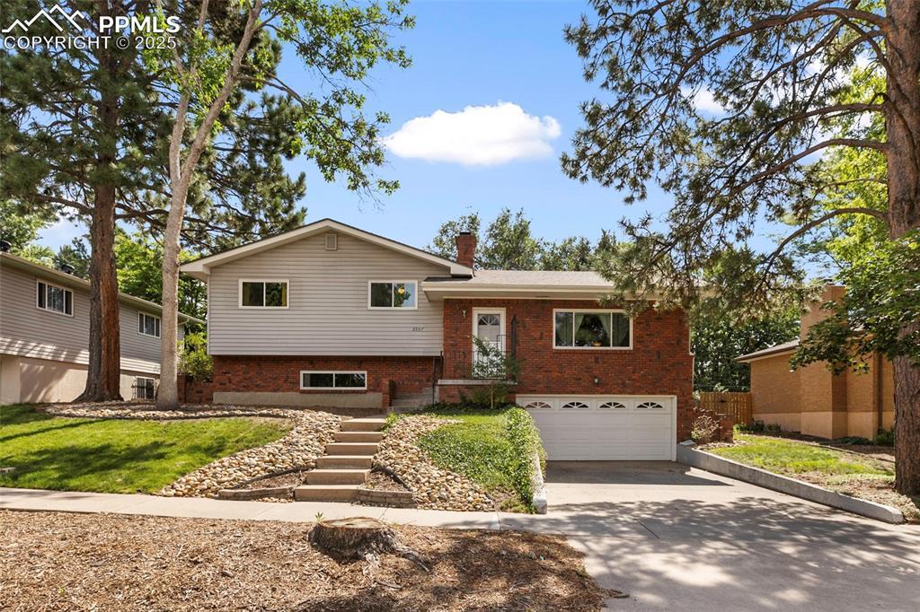 2207 Essex Ln., Colorado Springs, CO 80909