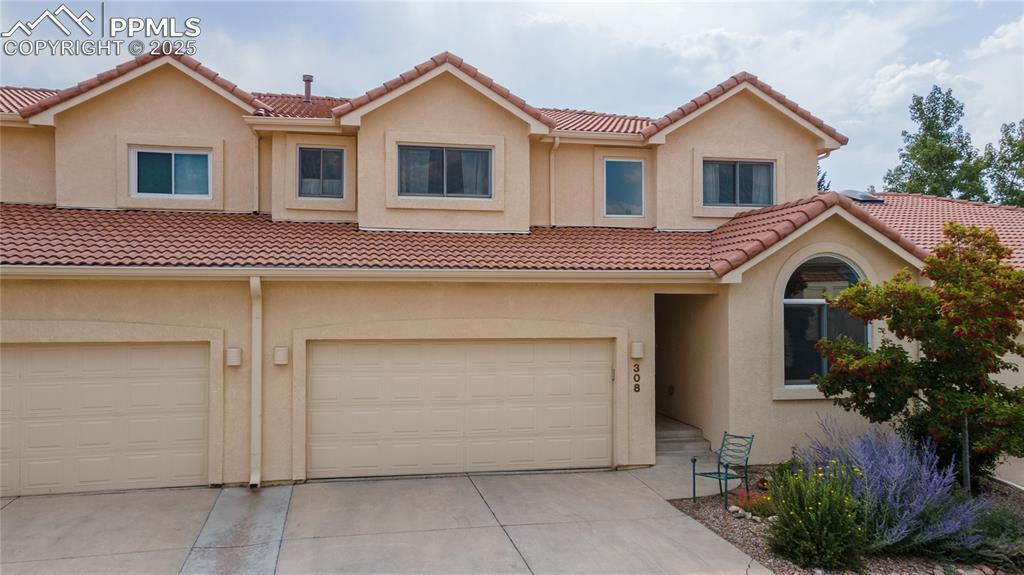 308 Luxury Ln., Colorado Springs, CO 80921