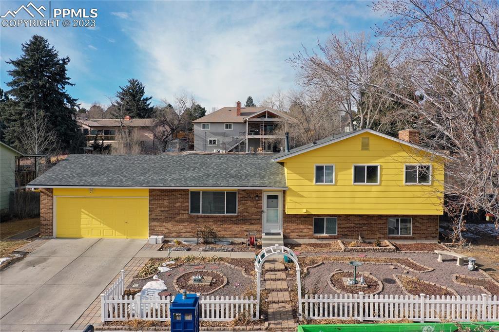 2808 Flintridge Dr., Colorado Springs, CO 80918