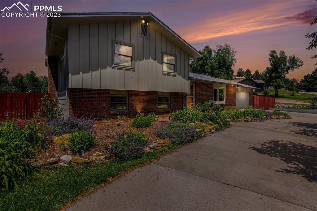 1990 Brookwood Dr., Colorado Springs, CO 80918