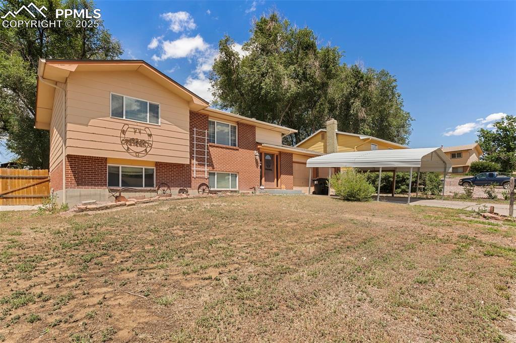 814 Drew Dr., Colorado Springs, CO 80911