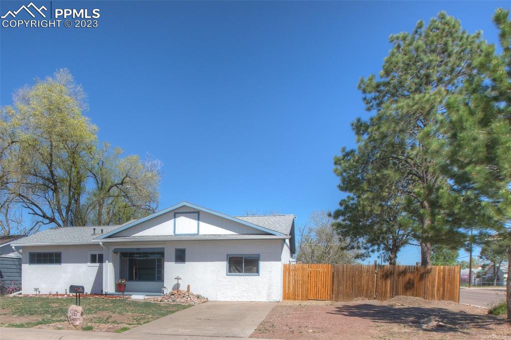96 Everett Dr., Colorado Springs, CO 80911