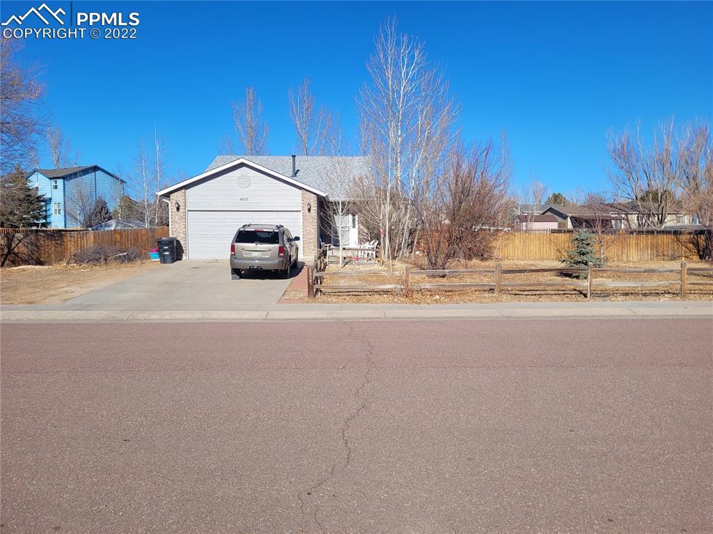 6925 Weeping Willow Dr., Colorado Springs, CO 80925