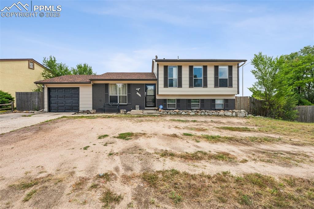 2785 Clarendon Dr., Colorado Springs, CO 80916