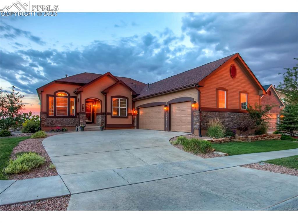 5879 Harney Dr., Colorado Springs, CO 80924