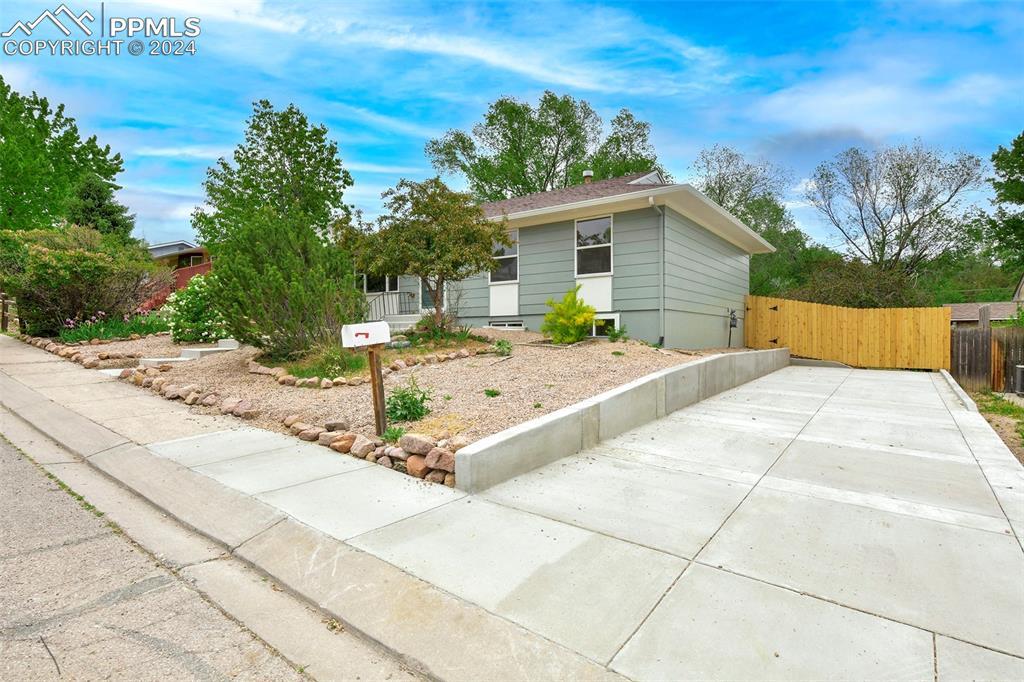 1211 Tonka Ave., Colorado Springs, CO 80904