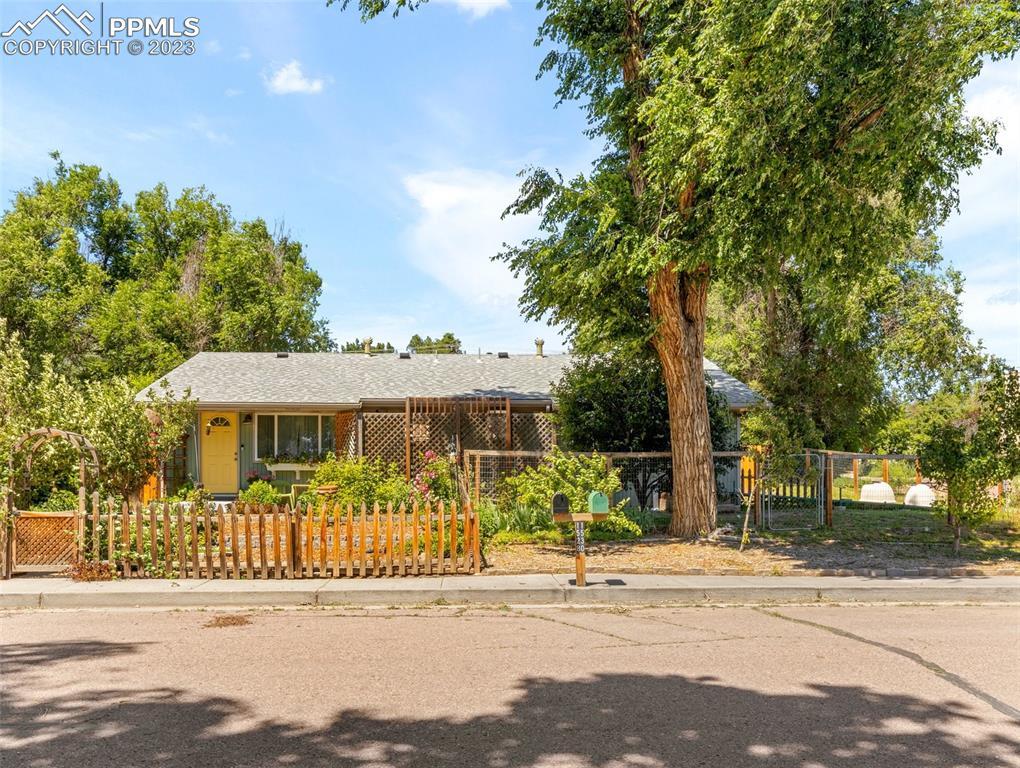 1530 Cooper Ave., Colorado Springs, CO 80907